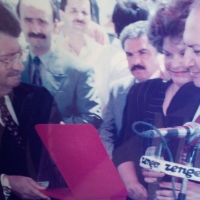 Prof.Dr. Engin M. GÖZÜKARA ve sekizinci cumhurbaşkanımız Sn. Turgut ÖZAL, Malatya İnönü Üniversitesi'nde Turgut Özal Tıp Merkezi'nin temelini atarken